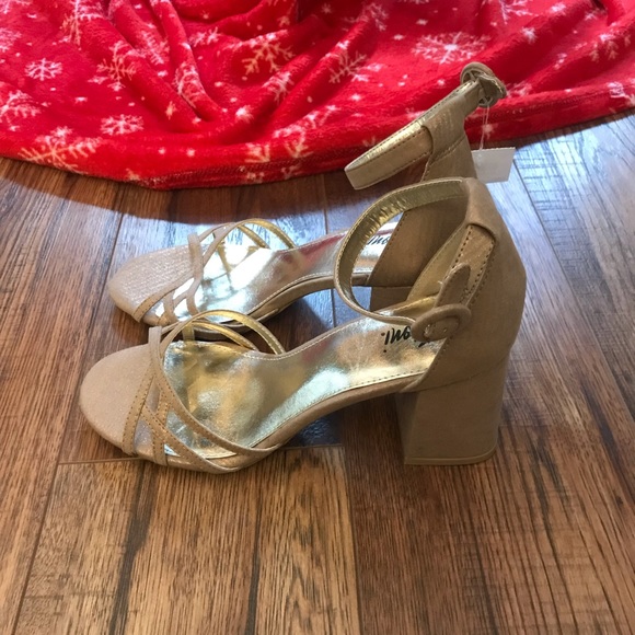 ⚡️🧜🏽♀️ Fioni Chunky Heel Sandals - Picture 6 of 8